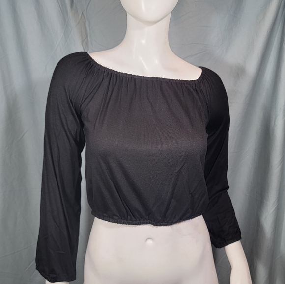 ❤ 🖤 The Hanger Crop Tops, Small, Bundle of 2 - Picture 7 of 11